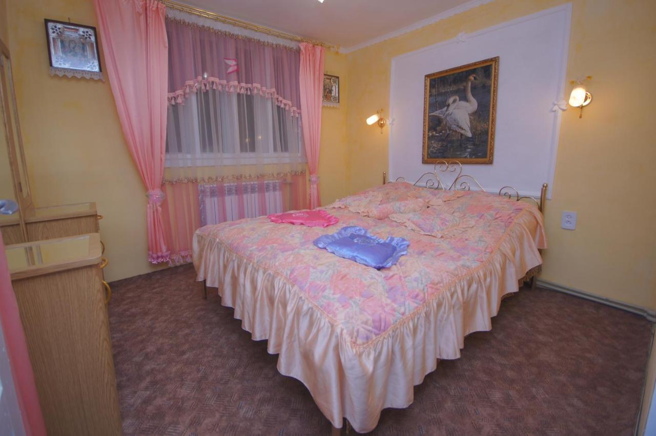 Аня Рома Hotel Lazeshchyna Ngoại thất bức ảnh
